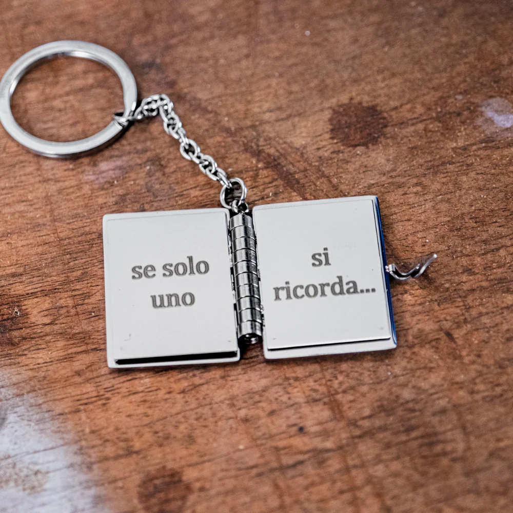 Portachiavi/Collana Book ~ Frase Silente (La Felcità la si può trovare...) HP - Image 10